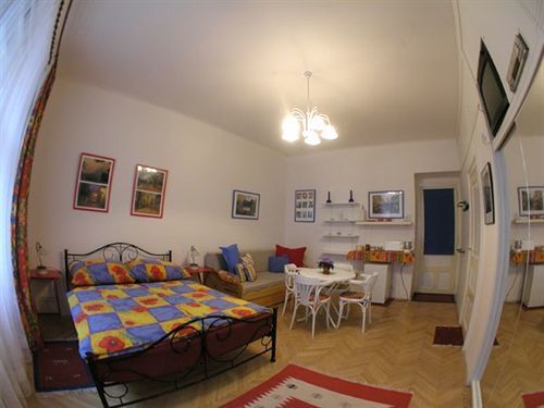 Pragues Rainbow Guest House Exterior photo